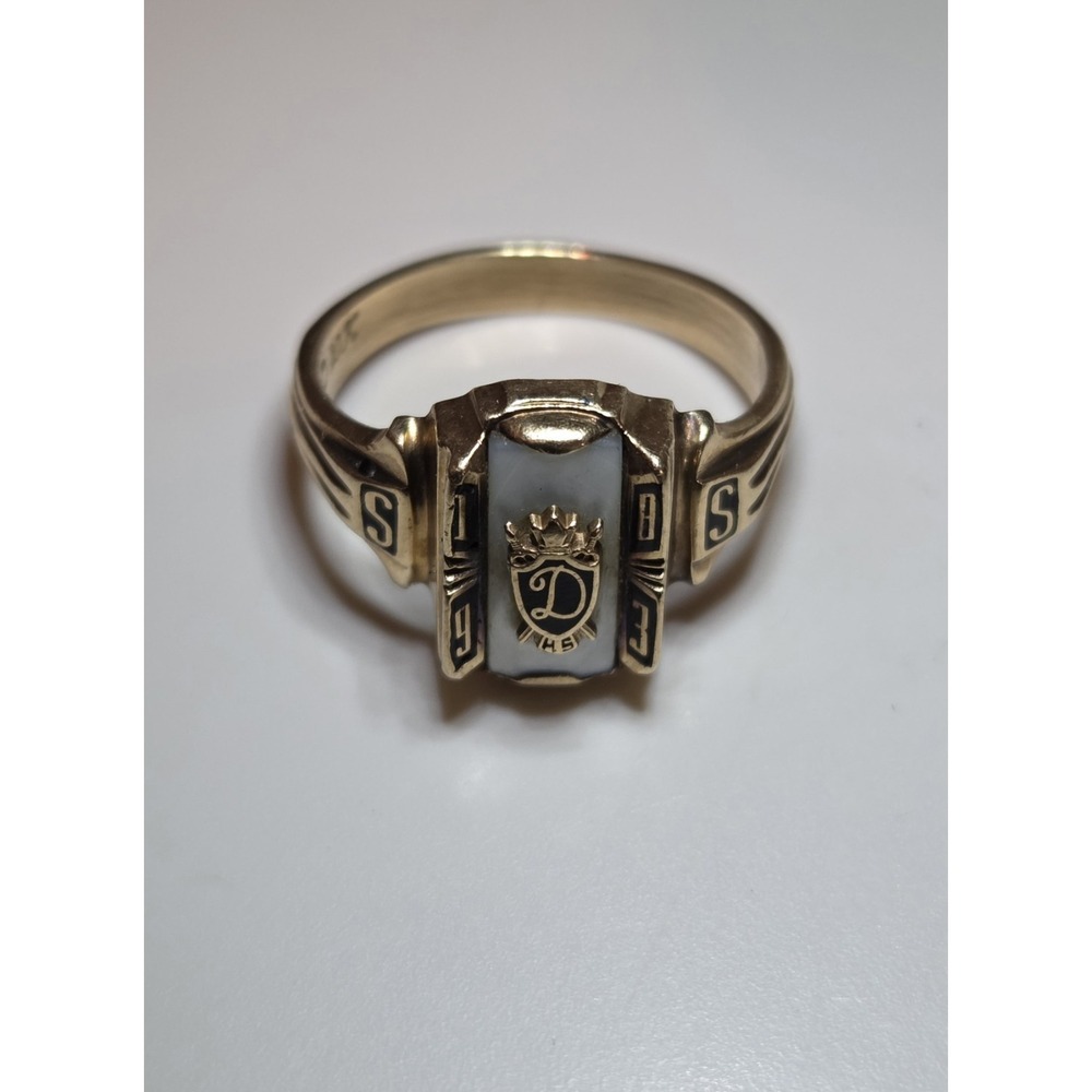 Vintage 10k‎ Yellow Gold Mother Of Pearl Class Ring Size 6
